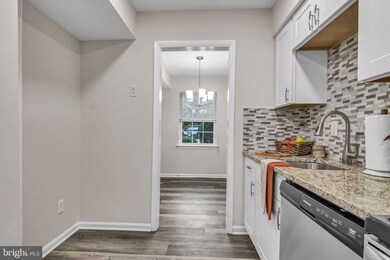 9589 Hagel Cir unit E, Lorton, VA 22079 - photo 7