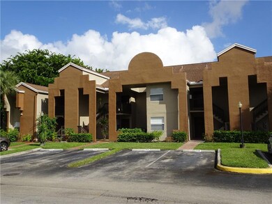 725 SW 113th Way unit 725, Pembroke Pines, FL 33025 - photo 2