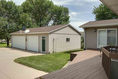 1143 Fleur Dr, Waterloo, IA 50701 - photo 2
