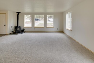 13-web-or-mls-8199 SW Crater Loop Rd-26