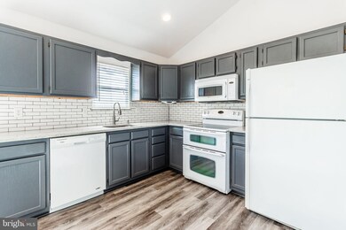 208 Jefferson Ave, West Berlin, NJ 08091 - photo 2