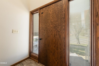 1135 N 26th St, Bismarck, ND 58501 - photo 5