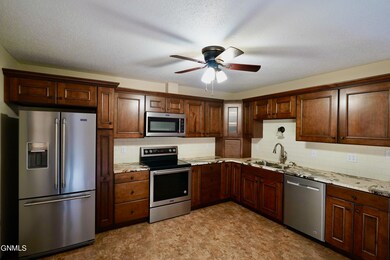 1419 9th Ave NE, Jamestown, ND 58401 - photo 3