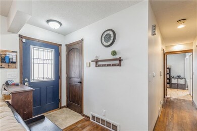 3102 E 25th St, Des Moines, IA 50317 - photo 5