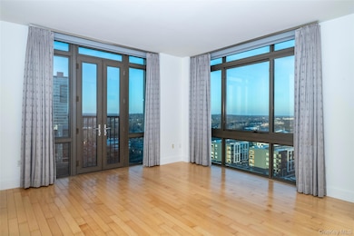 Trump Plaza Residences unit 1401, New Rochelle, NY 10801 - photo 3