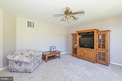 7518 Patterson Ct, Sykesville, MD 21784 - photo 6