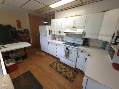 305 2nd Ave W
