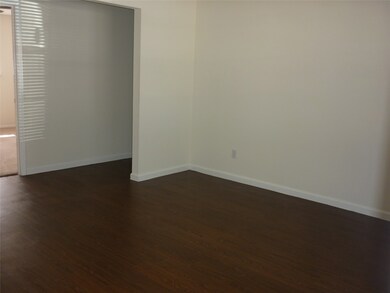 1412 S Beauregard St, Alvin, TX 77511 - photo 4