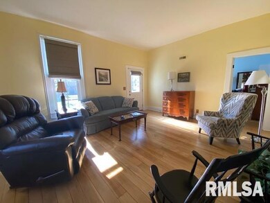 216 W Walnut St, Harrisburg, IL 62946 - photo 5