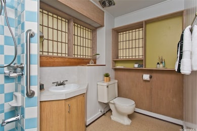 1 full bath on main floor