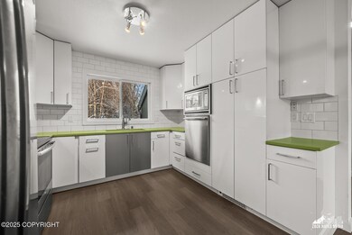 21-6469villagepkwy_ZHM_021