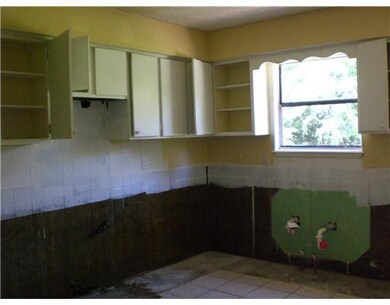 Kitchen. no cabinets,no counter tops, no appliance