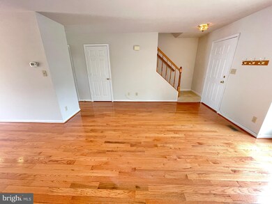 16940 Point Pleasant Ln, Dumfries, VA 22026 - photo 6