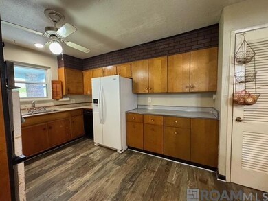 10970 Darius Dr, Baton Rouge, LA 70816 - photo 7