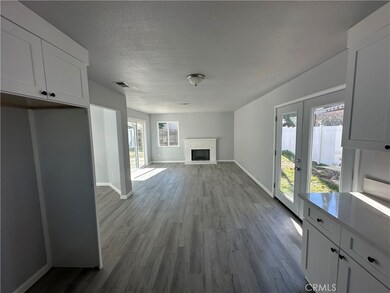 2010 Date Tree Rd, Colton, CA 92324 - photo 2