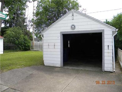 Parking Lot/Garage. Heading into the back yard / g