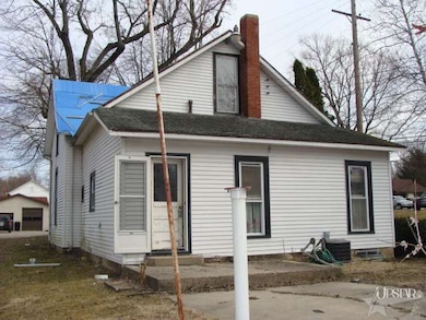 186 S Jackson St, Andrews, IN 46702 - photo 5