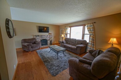 2122 W 3rd St, Cedar Falls, IA 50613 - photo 6