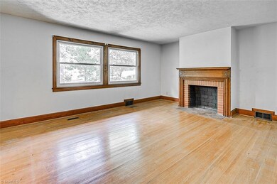 1042 Westmont Dr, Asheboro, NC 27205 - photo 6