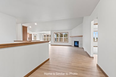 1711 Betty Jean Ln, Green Bay, WI 54313 - photo 3