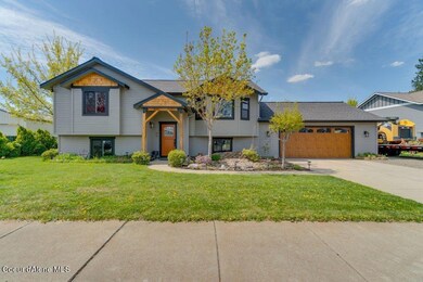 1 Front of Home.jpg-SMALL