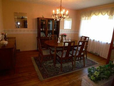 Dining Room Entertain family & friends in this lar