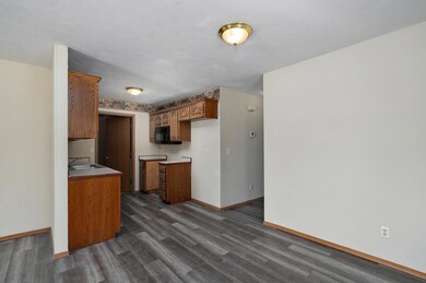 221-227 Eagle Circle-6