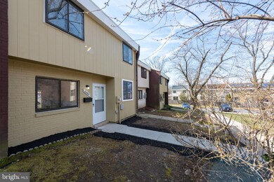 8684 Brae Brooke Dr, Lanham, MD 20706 - photo 2