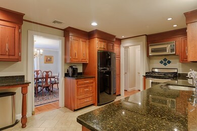 19 Thackeray Rd, Wellesley Hills, MA 02481 - photo 7