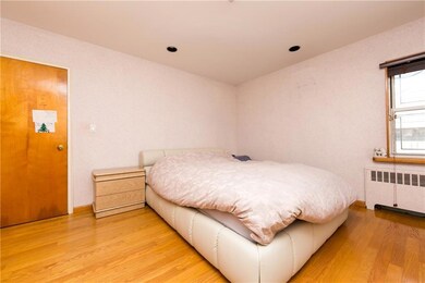 6932 166th St, Fresh Meadows, NY 11365 - photo 7