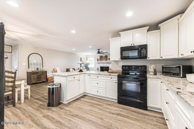 100 Red Oak Rd 19
