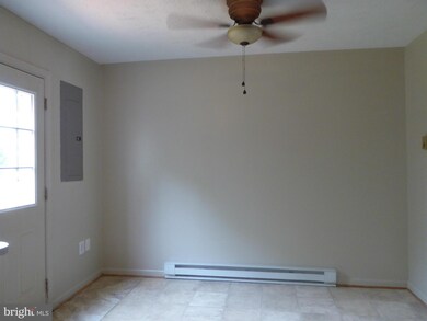 602 W 11th St, Front Royal, VA 22630 - photo 6