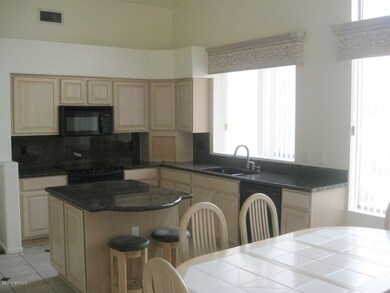 Spacious kitchen w/ granite
