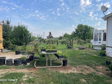 151 W Elmwood Ln, Toppenish, WA 98948 - photo 4