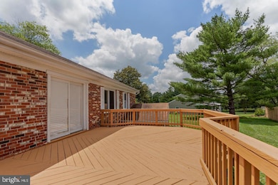 10724 Marlborough Rd, Fairfax, VA 22032 - photo 3