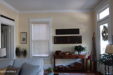 006 foyer