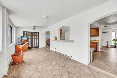 910 E 10th Pl-14