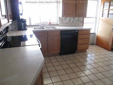 116 Litton Heights, Scott Depot, WV 25560 - photo 6