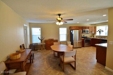Kitchen & Breakfast Room 2