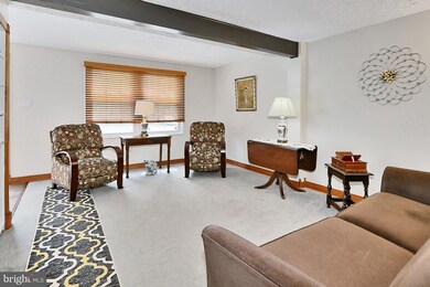 8114 Parkdale Ct, Springfield, VA 22153 - photo 3