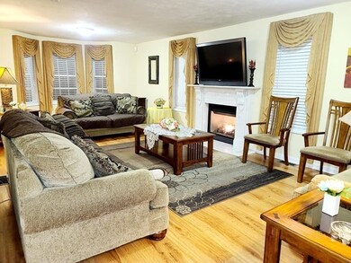 12 Lilac Ln, Worcester, MA 01607 - photo 4