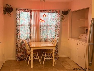 261 Myrtle Ave, Albany, NY 12208 - photo 7