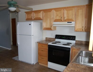 960 E Oak St, Palmyra, PA 17078 - photo 3