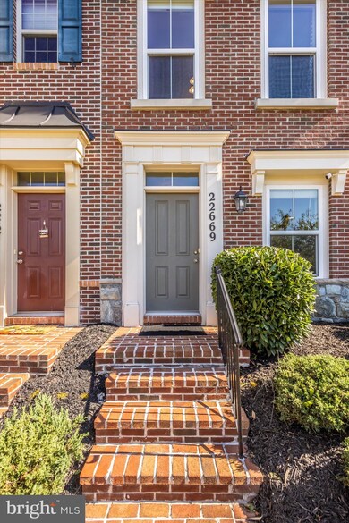 22669 Majestic Elm Ct, Clarksburg, MD 20871 - photo 2