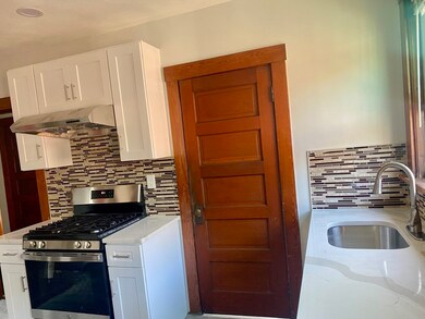 23 Windsor St unit 2, Arlington, MA 02474 - photo 2