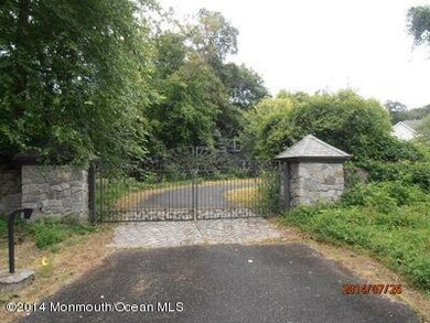 467 Navesink River Rd - Gate