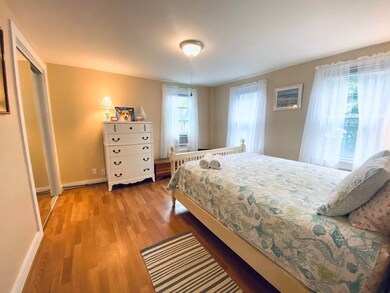 34 Lime St unit 2nd Floor, Newburyport, MA 01950 - photo 4