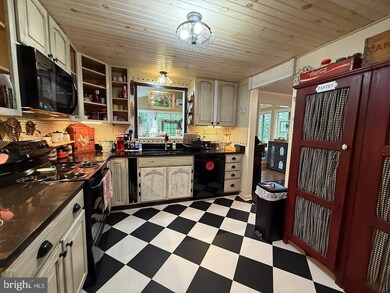 229 Applegate Dr, Sterling, VA 20164 - photo 4