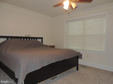 11837 Summer Oak Dr, Germantown, MD 20874 - photo 4