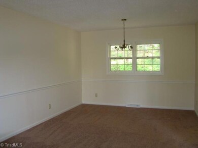 1070 Cliffwood Dr, Asheboro, NC 27205 - photo 4